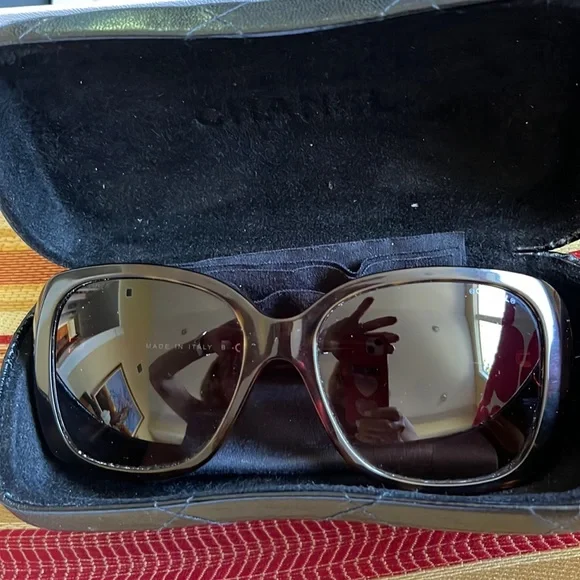 CHANEL SUNGLASSES — ** HAS A SCRATCH ** Slightly used My first pair of sunglasses and they came with scratches on  main image 3